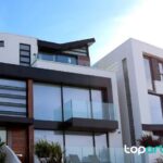 ¡Golpe histórico a Airbnb! Consumo obliga a eliminar más de 65.000 pisos turísticos ilegales en España Vista de una vivienda turística en España