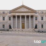 exteriores del Congreso de los Diputados en una jornada política