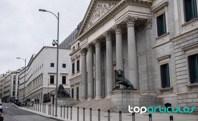 Congreso de los Diputados y agenda europea Fachada del Congreso de los Diputados en una jornada política