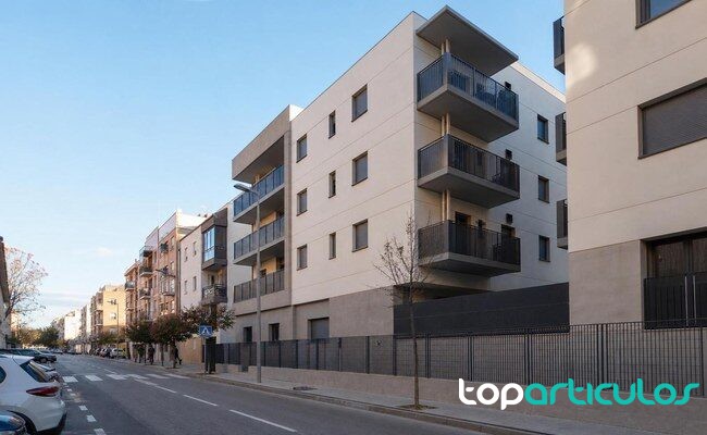 Edificio residencial de vivienda asequible en una ciudad española