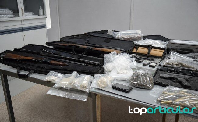 La Policía Nacional interviene en Málaga un arsenal con 47 armas y 11 granadas arsenal de armas intervenido en Málaga en una investigación policial