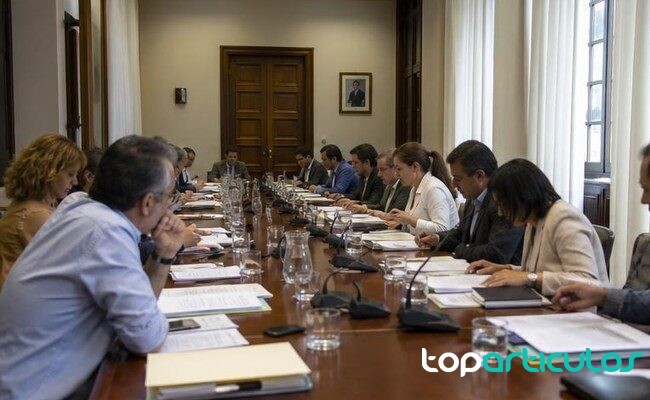 El Gobierno crea grupos territoriales para Baleares, Canarias, Ceuta y Melilla Reunion institucional sobre administracion territorial
