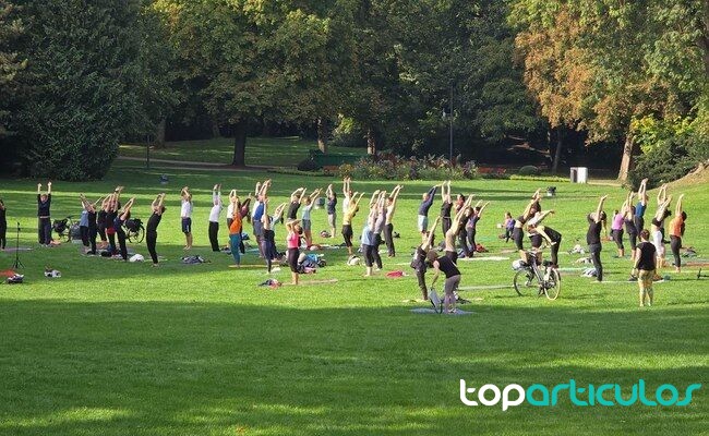 Entrenamiento suave a primera hora para evitar las horas de más calor ejercicio al aire libre temprano en verano