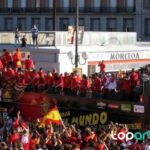 La oferta de alquiler perdería casi 23.000 viviendas en 2026 seguidores de España celebrando el título mundial