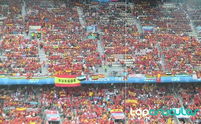 España vuelve a una final del Mundial tras imponerse a Francia afición española celebrando el pase a la final del Mundial