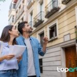 Pradales avisa de que la legislatura entra en una fase crítica Fachadas residenciales en una localidad española