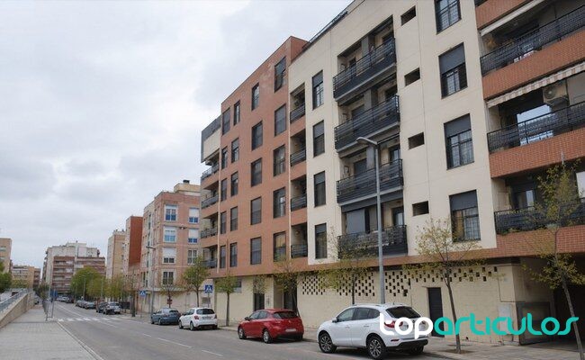 Edificios residenciales destinados al debate sobre alquiler asequible en España